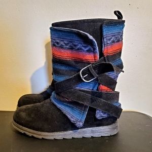 Womens Muk Luks mid calf Boots - size 9
